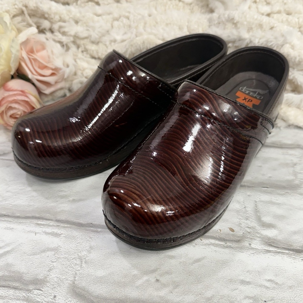 Dansko XP Clogs Brown Retro Swirl Sz 38 / 7.5 Slip on Professional Nurses Shoes